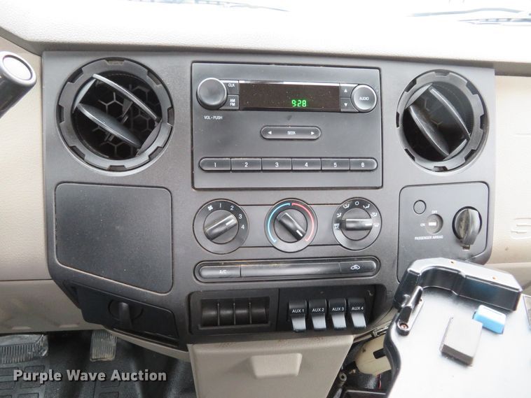 image for item DI3980 2010 Ford F250 Super Duty XL  pickup truck