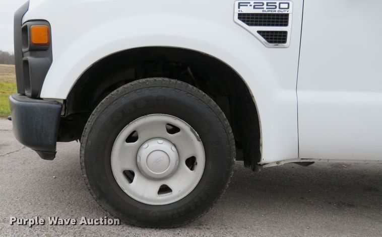 image for item DI3980 2010 Ford F250 Super Duty XL  pickup truck