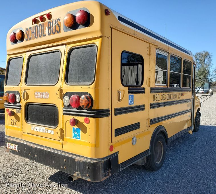 image for item DI5019 2001 Ford Econoline E450 Super Duty  Blue Bird school bus