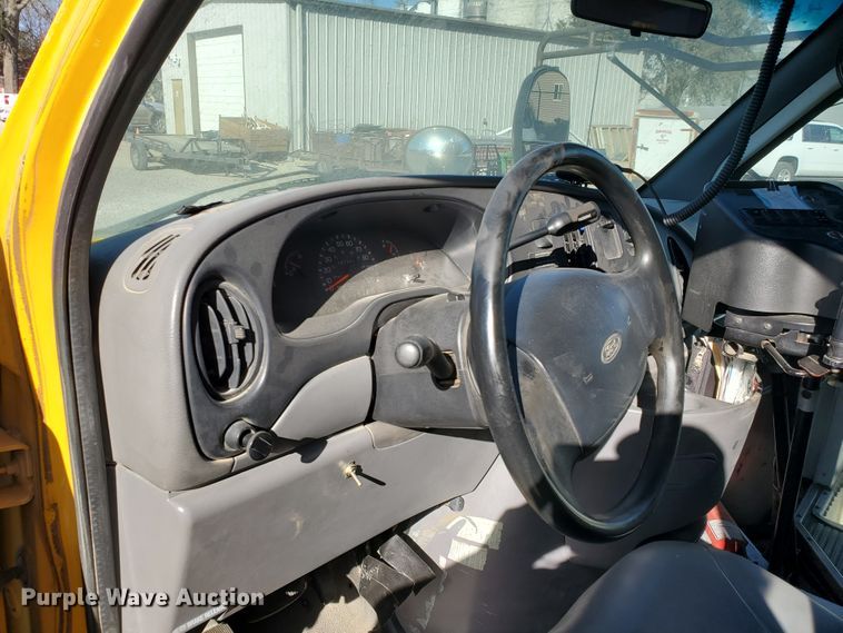 image for item DI5019 2001 Ford Econoline E450 Super Duty  Blue Bird school bus