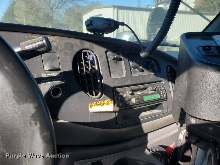 image for item DI5019 2001 Ford Econoline E450 Super Duty  Blue Bird school bus