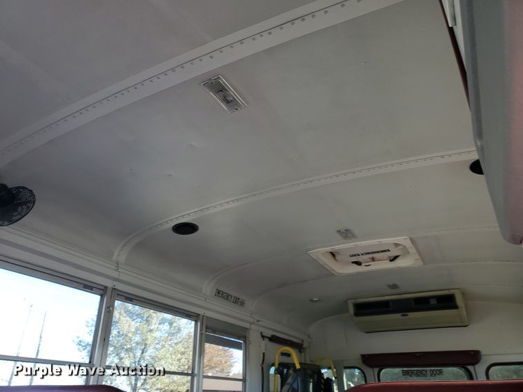 image for item DI5019 2001 Ford Econoline E450 Super Duty  Blue Bird school bus