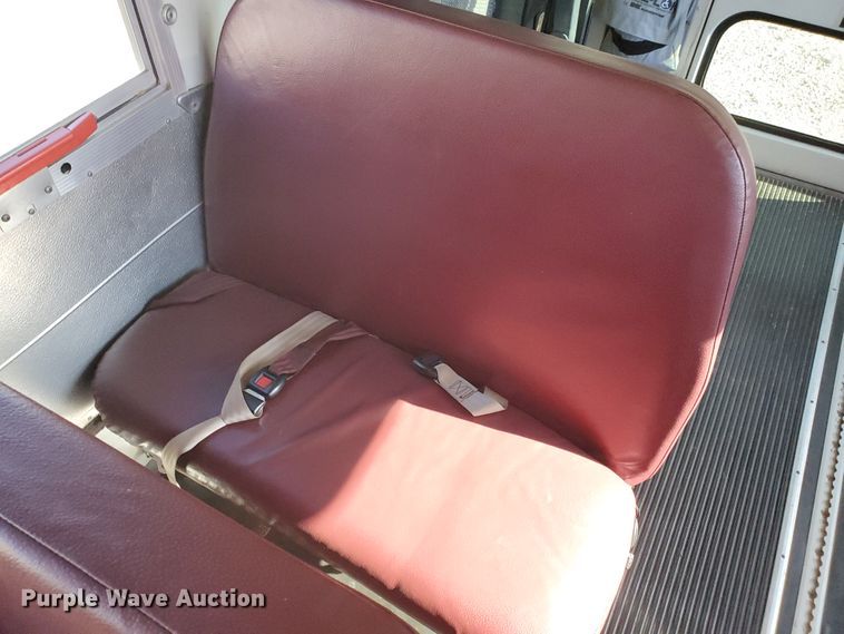 image for item DI5019 2001 Ford Econoline E450 Super Duty  Blue Bird school bus