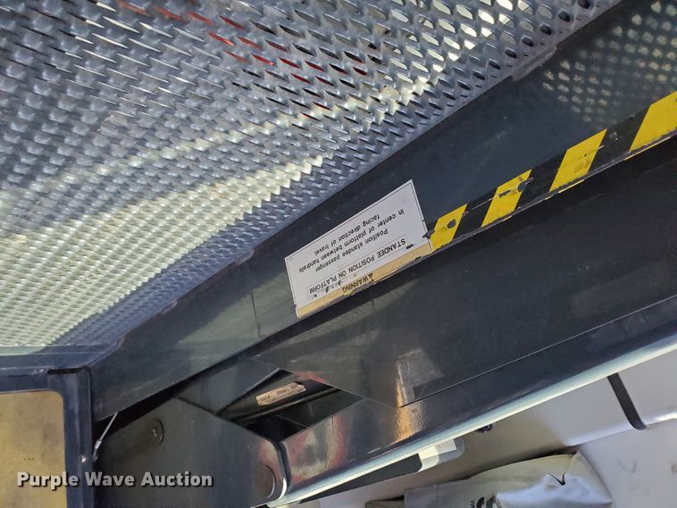 image for item DI5019 2001 Ford Econoline E450 Super Duty  Blue Bird school bus