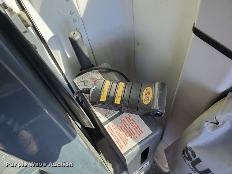 image for item DI5019 2001 Ford Econoline E450 Super Duty  Blue Bird school bus