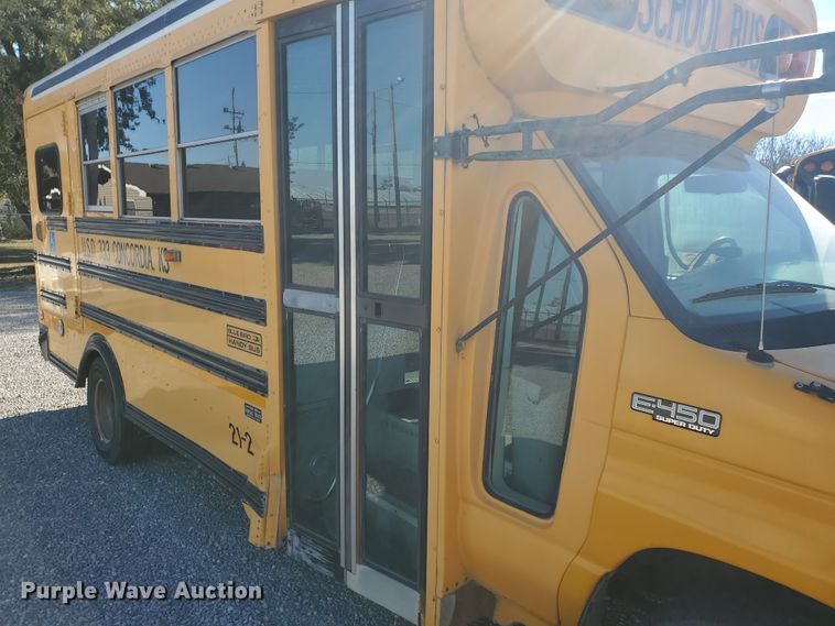 image for item DI5019 2001 Ford Econoline E450 Super Duty  Blue Bird school bus