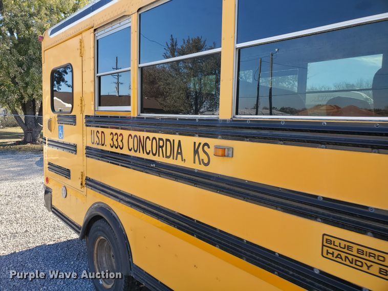 image for item DI5019 2001 Ford Econoline E450 Super Duty  Blue Bird school bus