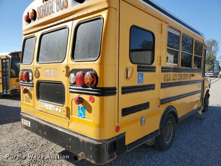 image for item DI5019 2001 Ford Econoline E450 Super Duty  Blue Bird school bus