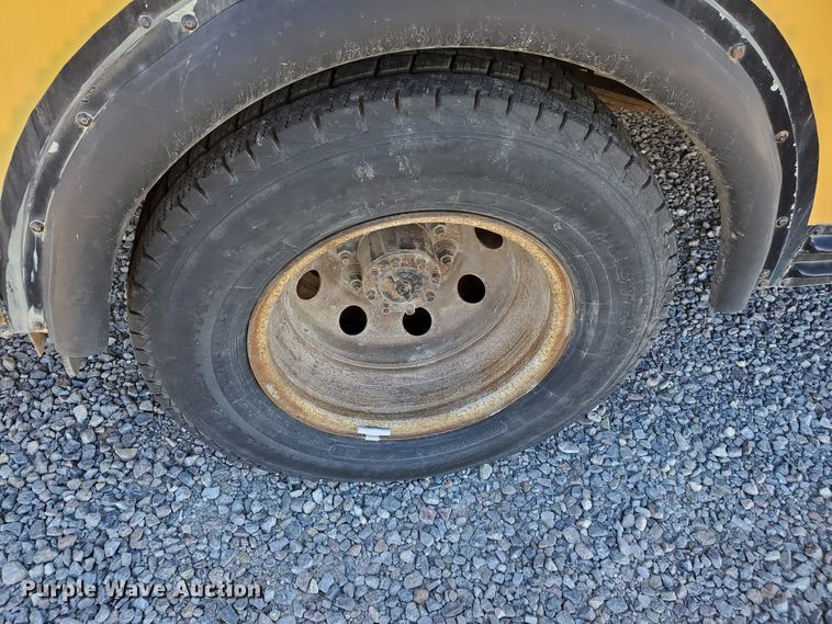 image for item DI5019 2001 Ford Econoline E450 Super Duty  Blue Bird school bus