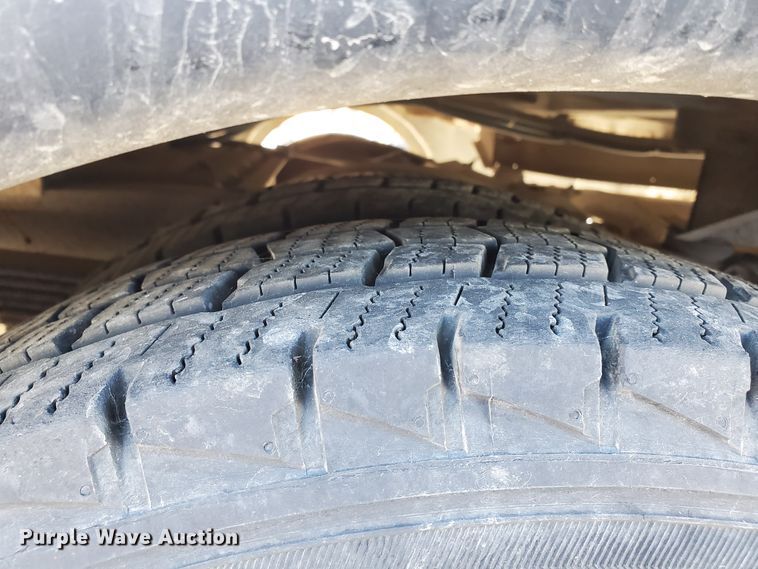 image for item DI5019 2001 Ford Econoline E450 Super Duty  Blue Bird school bus