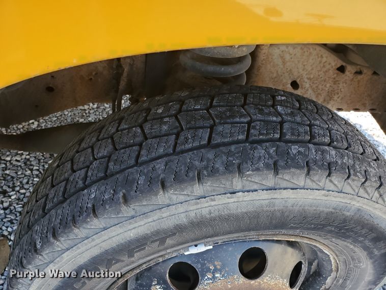 image for item DI5019 2001 Ford Econoline E450 Super Duty  Blue Bird school bus