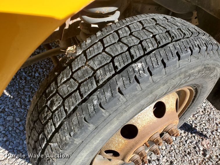 image for item DI5019 2001 Ford Econoline E450 Super Duty  Blue Bird school bus