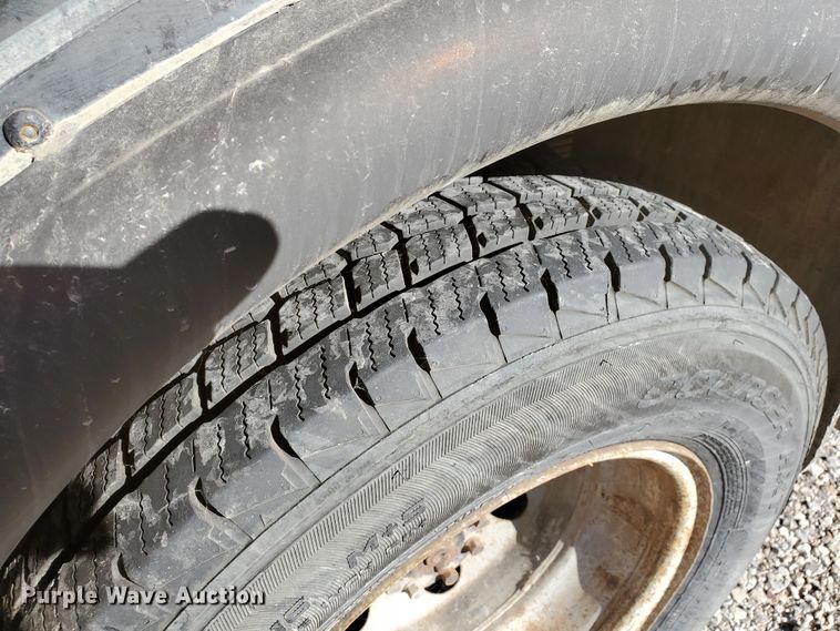 image for item DI5019 2001 Ford Econoline E450 Super Duty  Blue Bird school bus