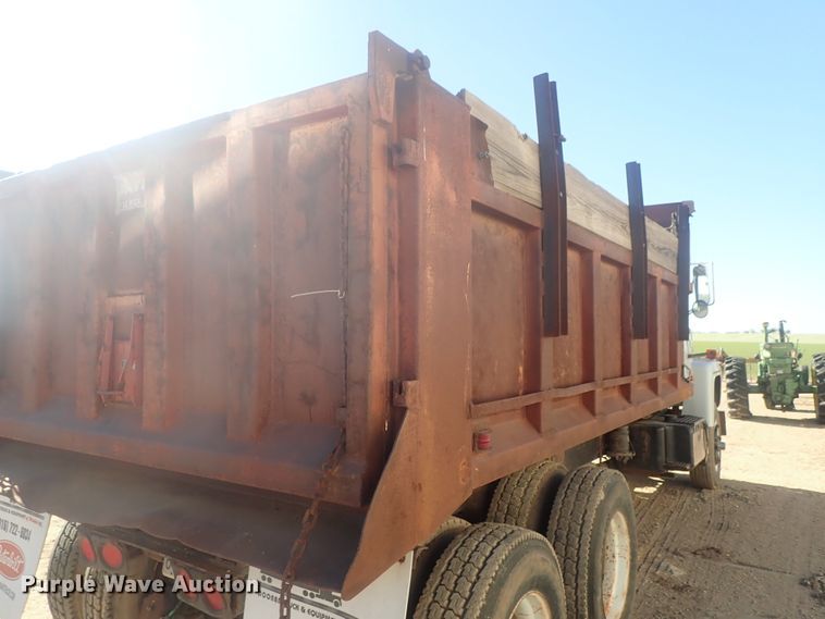 image for item DI7319 1970 Ford 9000  dump truck