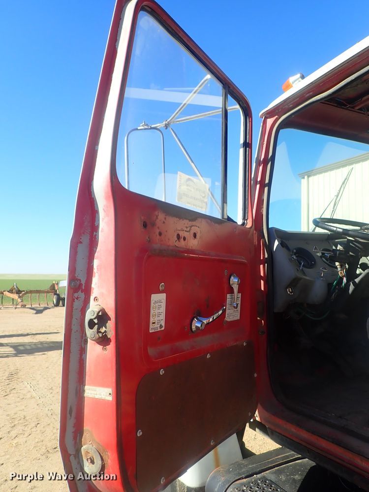 image for item DI7319 1970 Ford 9000  dump truck