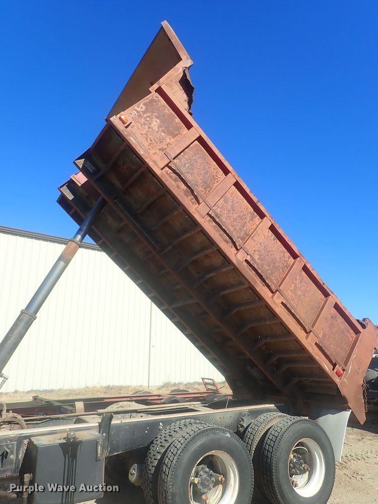 image for item DI7319 1970 Ford 9000  dump truck