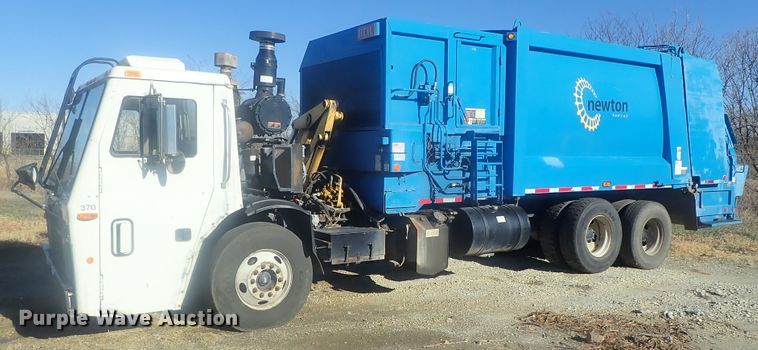 image for item DI7412 2008 Mack LEU613  refuse truck