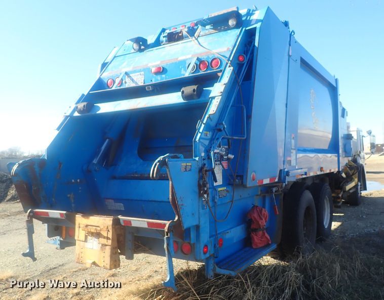 image for item DI7412 2008 Mack LEU613  refuse truck