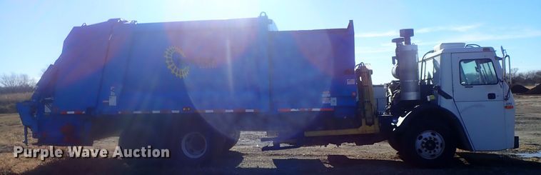 image for item DI7412 2008 Mack LEU613  refuse truck