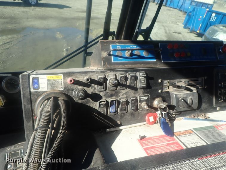 image for item DI7412 2008 Mack LEU613  refuse truck