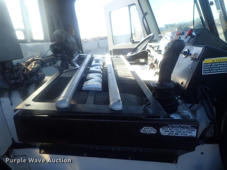 image for item DI7412 2008 Mack LEU613  refuse truck