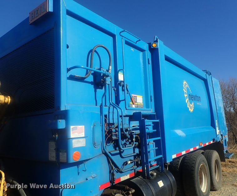 image for item DI7412 2008 Mack LEU613  refuse truck