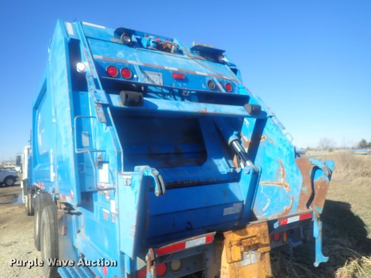 image for item DI7412 2008 Mack LEU613  refuse truck