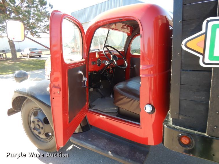 image for item DI8094 1947 Dodge WF-32  flatbed truck