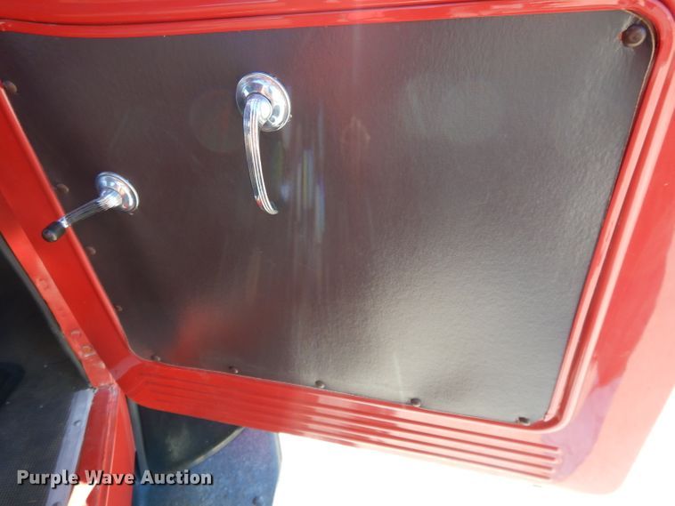 image for item DI8094 1947 Dodge WF-32  flatbed truck