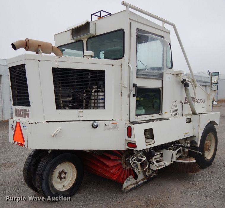 image for item DI8170 1998 Elgin Pelican P  street sweeper
