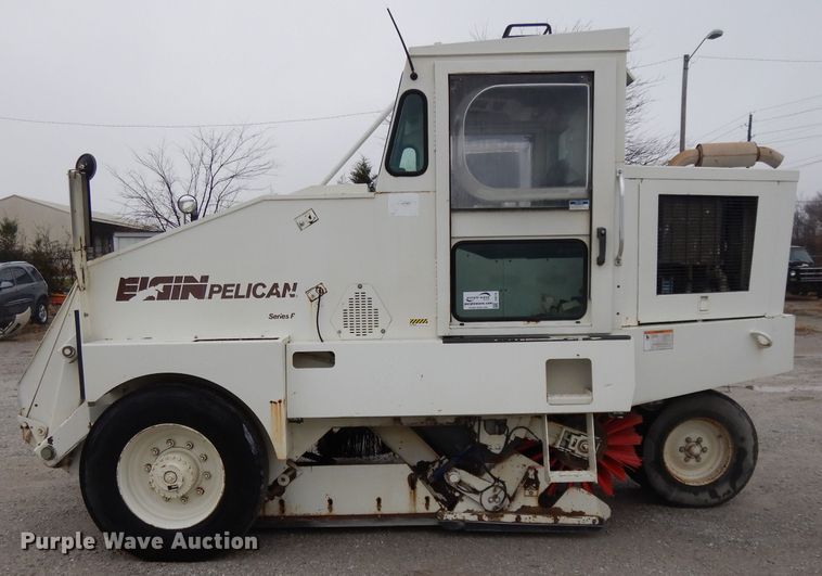 image for item DI8170 1998 Elgin Pelican P  street sweeper