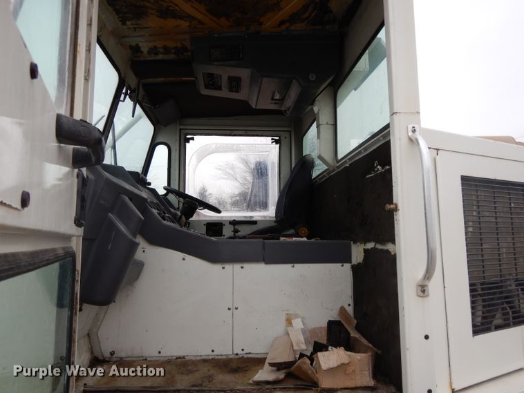 image for item DI8170 1998 Elgin Pelican P  street sweeper