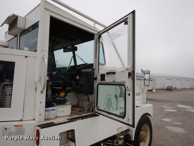 image for item DI8170 1998 Elgin Pelican P  street sweeper