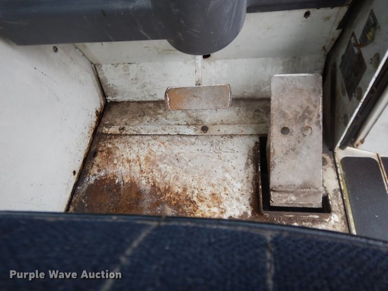 image for item DI8170 1998 Elgin Pelican P  street sweeper