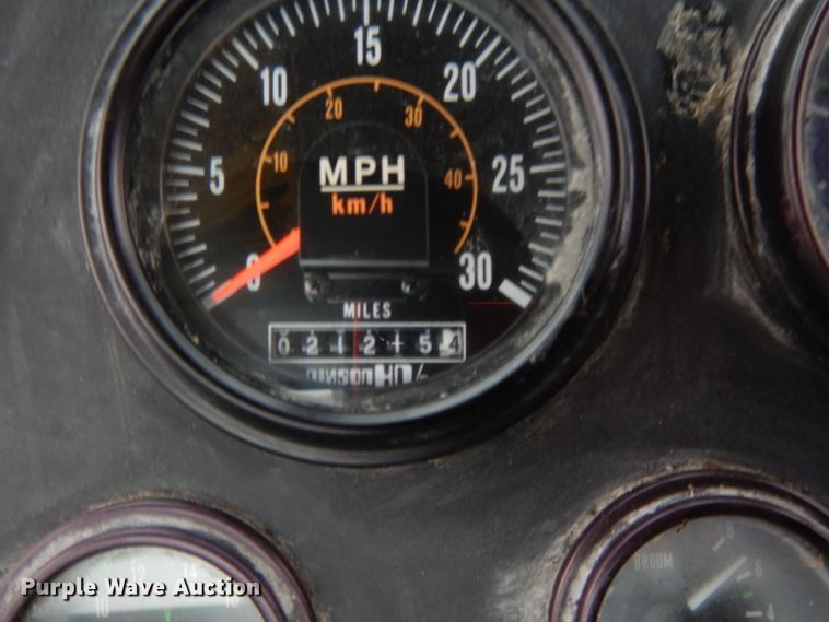 image for item DI8170 1998 Elgin Pelican P  street sweeper