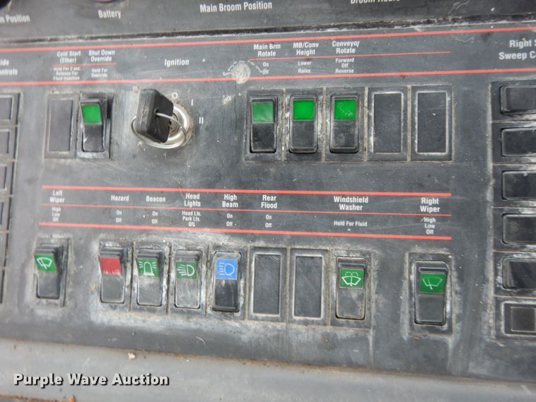 image for item DI8170 1998 Elgin Pelican P  street sweeper