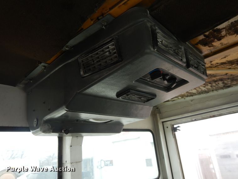 image for item DI8170 1998 Elgin Pelican P  street sweeper