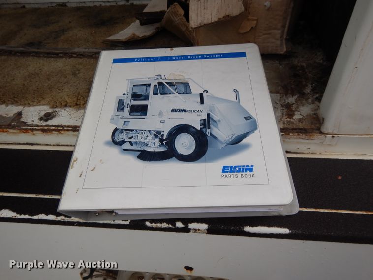 image for item DI8170 1998 Elgin Pelican P  street sweeper