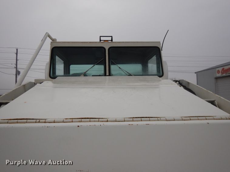 image for item DI8170 1998 Elgin Pelican P  street sweeper