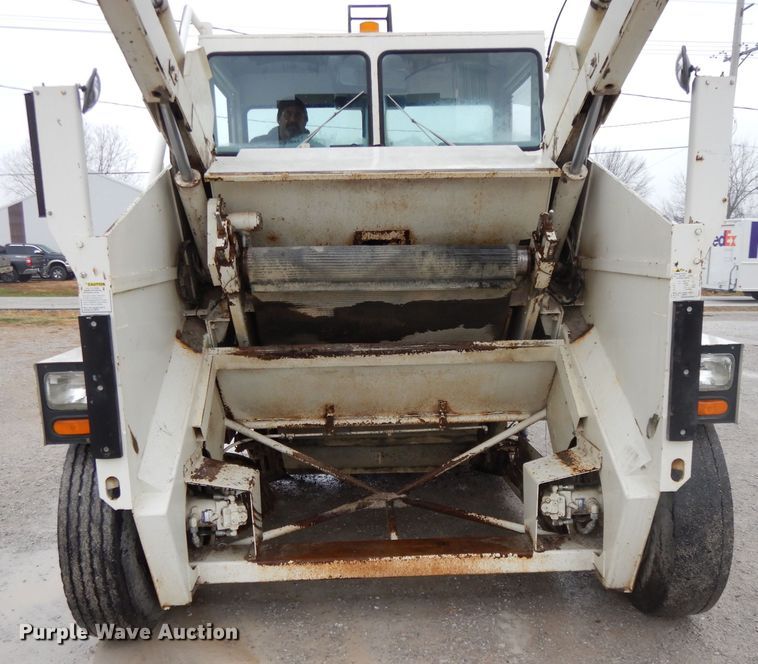 image for item DI8170 1998 Elgin Pelican P  street sweeper