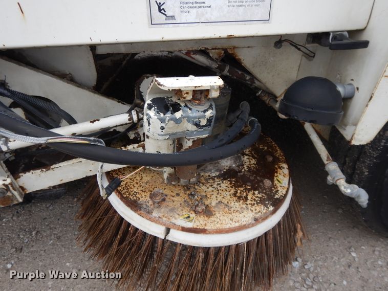 image for item DI8170 1998 Elgin Pelican P  street sweeper