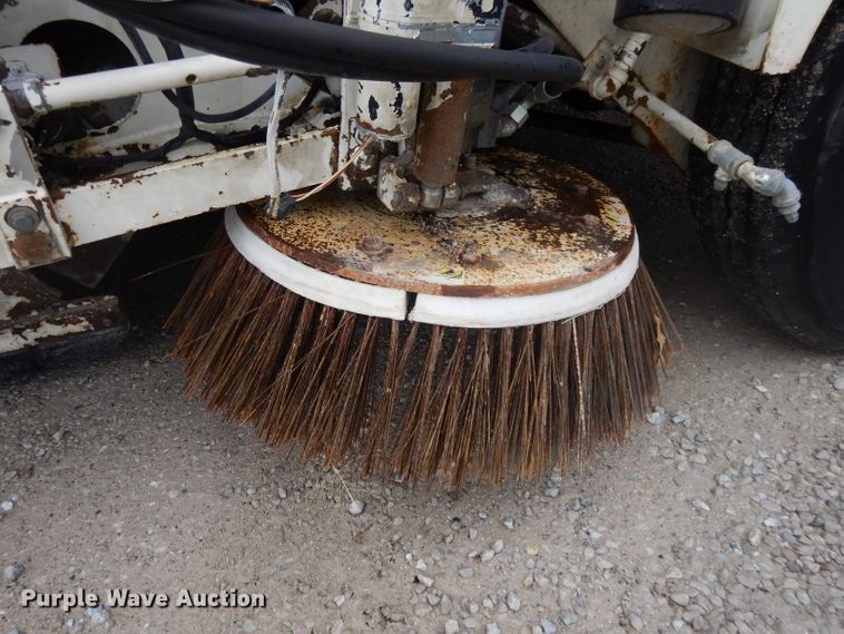 image for item DI8170 1998 Elgin Pelican P  street sweeper