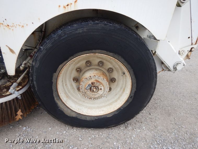 image for item DI8170 1998 Elgin Pelican P  street sweeper