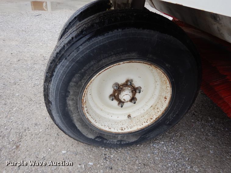 image for item DI8170 1998 Elgin Pelican P  street sweeper