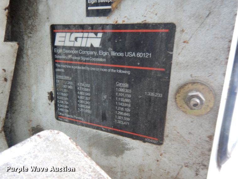 image for item DI8170 1998 Elgin Pelican P  street sweeper