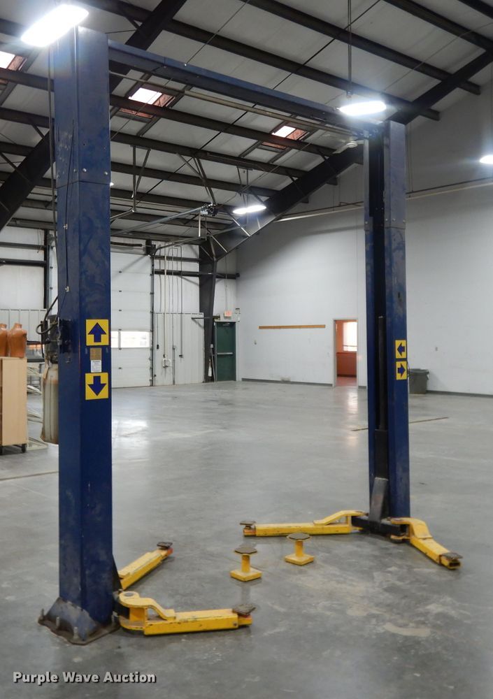 image for item DI8209 Challenger CL9 automotive lift