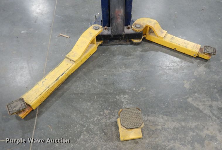 image for item DI8209 Challenger CL9 automotive lift