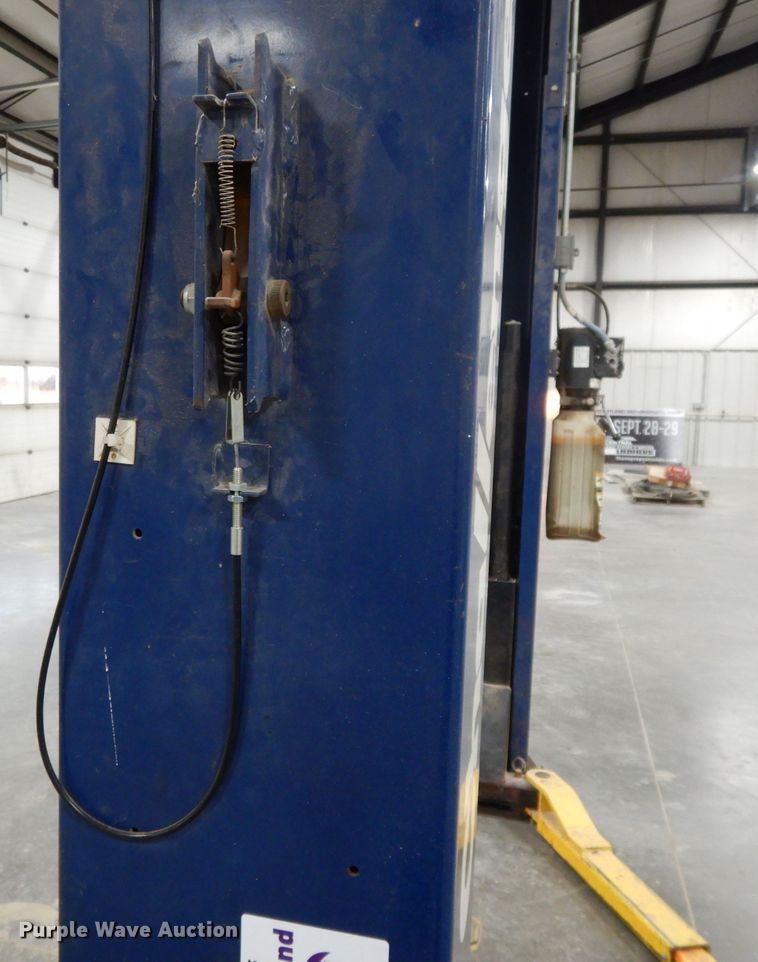 image for item DI8209 Challenger CL9 automotive lift