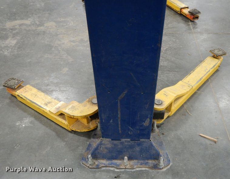 image for item DI8209 Challenger CL9 automotive lift