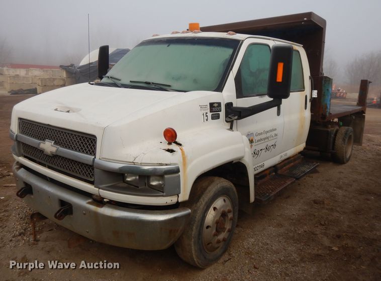 image for item DI8217 2003 Chevrolet C5500  dump flatbed truck